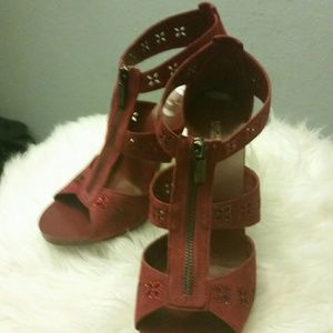 Brand New Michael Kors Berkly t-strap sandals
